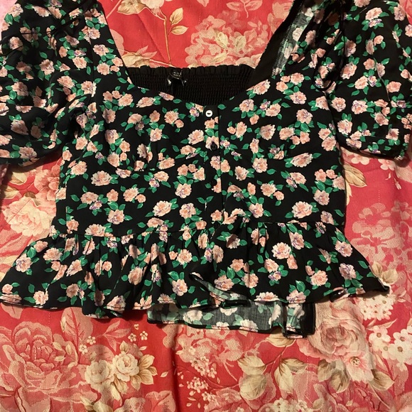 Top - Picture 2 of 5